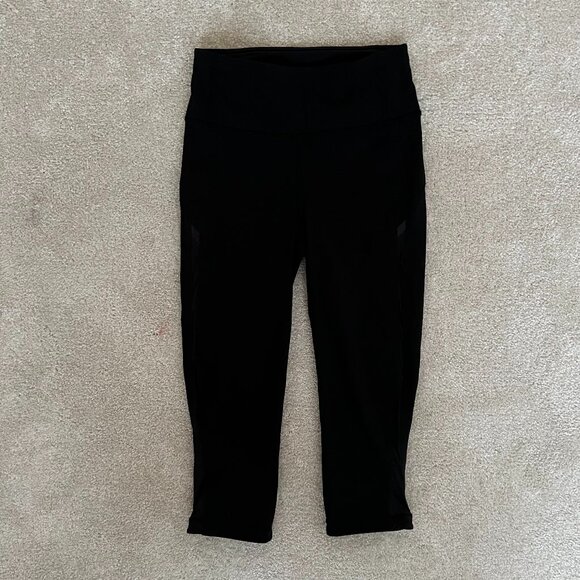 Lululemon Smooth Stride Crop Black Size 2 Stylish Mesh on Side Leggings - Picture 1 of 16